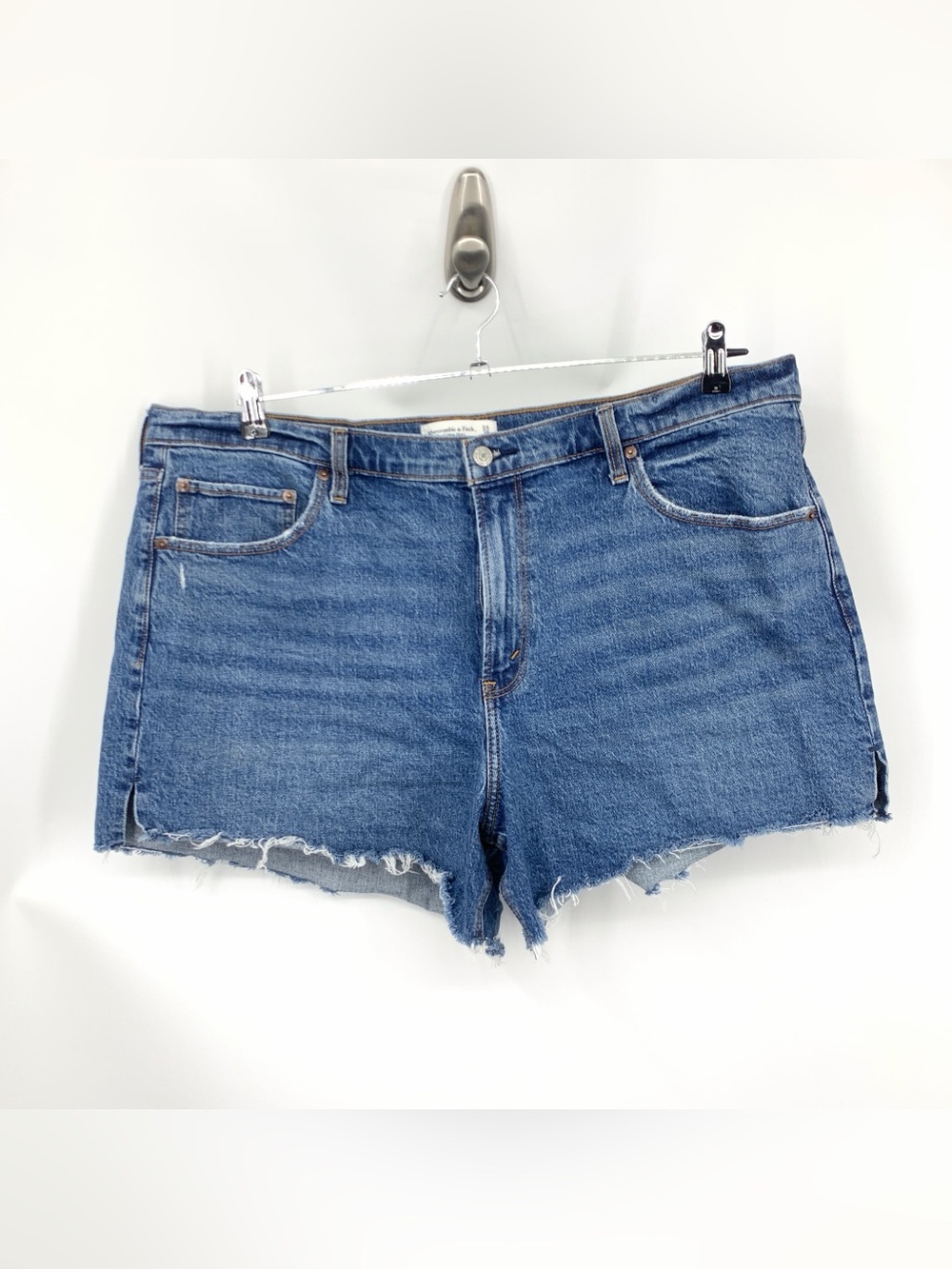 Abercrombie Fitch Women Size 18 34 Shorts Light Cutoff Denim Jean 4" Mom High
